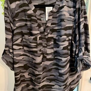 torrid Black & Gray Brushed Camo Blouse